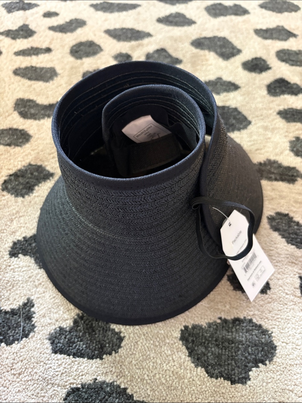 Time and Tru Black Roll-Up Straw Sun Visor